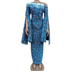 One Conner gong sleeve fitted gown